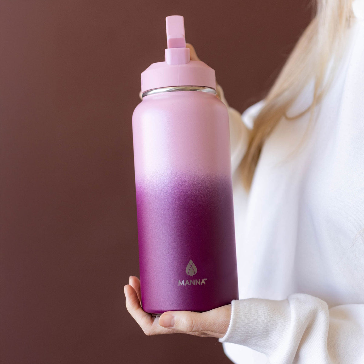32-oz-powel-bottle-y3 32_Manna_Website_Lifestyles-2.jpg