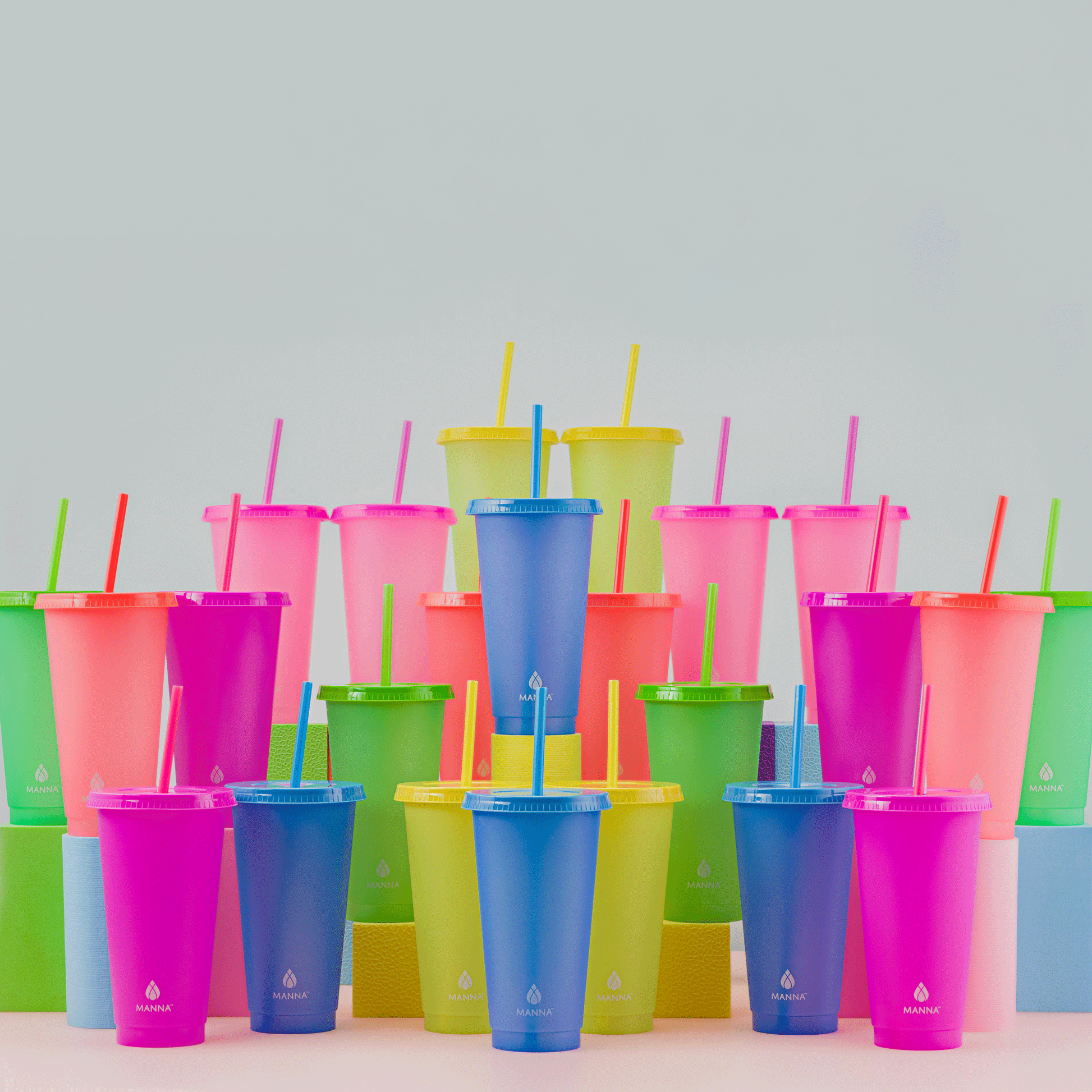 24-piece-original-color-changing-cup-set-d4 A0029811.gif